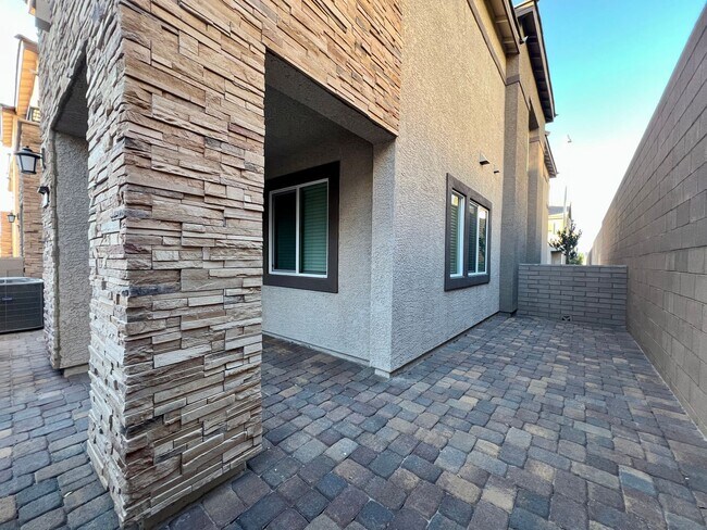 Foto del edificio - Beautiful Newer 4 Bedroom Home in Cadence with Large Loft