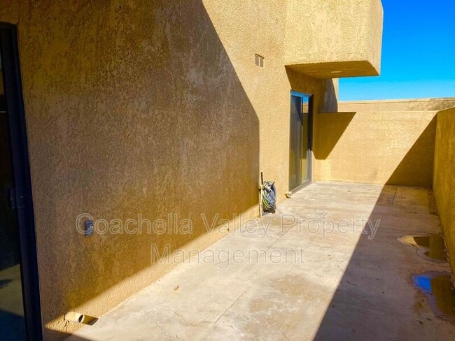 Foto del edificio - 433 Bradshaw Ln