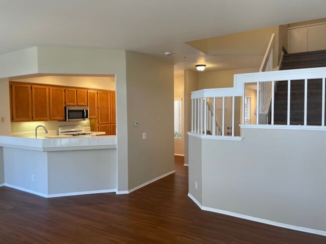 Building Photo - Dual Master Suite Townhome in Rancho Santa...