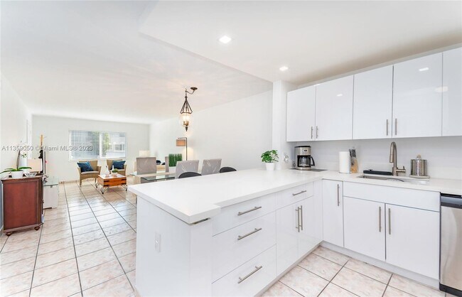 Building Photo - 200 Galen Dr