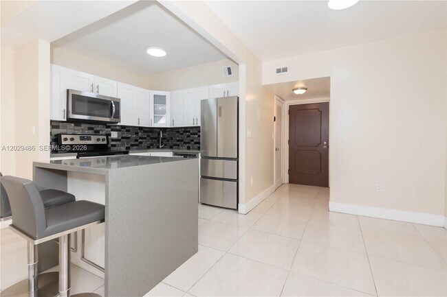 Foto del edificio - 300 NW 42nd Ave