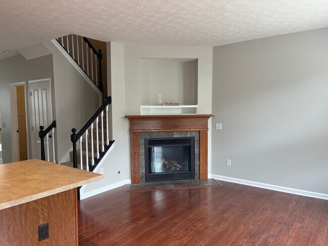 Building Photo - 9080 Teaneck Dr