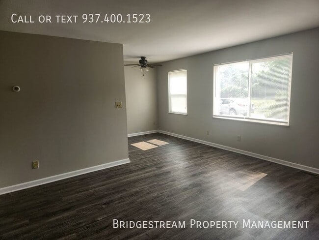 Building Photo - 1/2 OFF 1ST MONTH'S RENT! - Beautifully re...