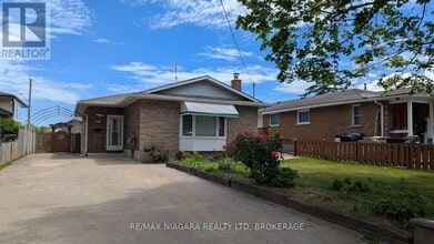 Building Photo - 624 Bunting Rd
