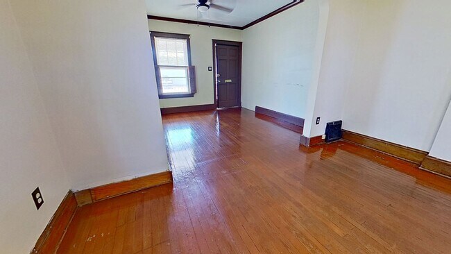 Foto del edificio - Spacious 3-Bedroom Duplex
