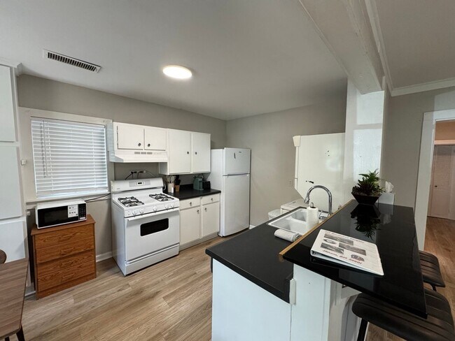 Building Photo - 275 Boulevard Heights