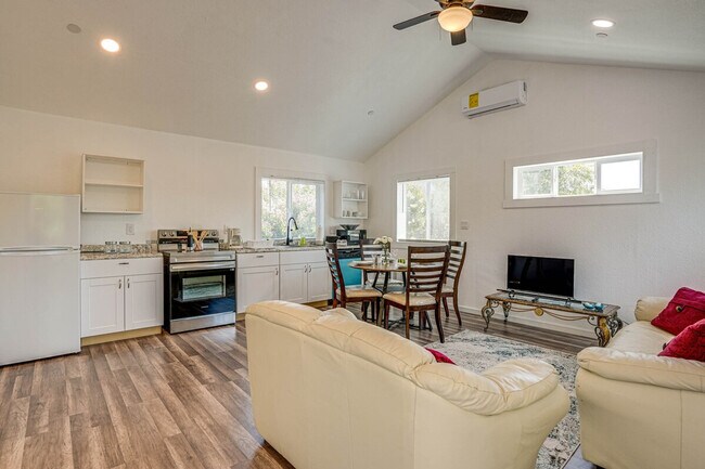 Foto del edificio - 1120 Sunrise Hill