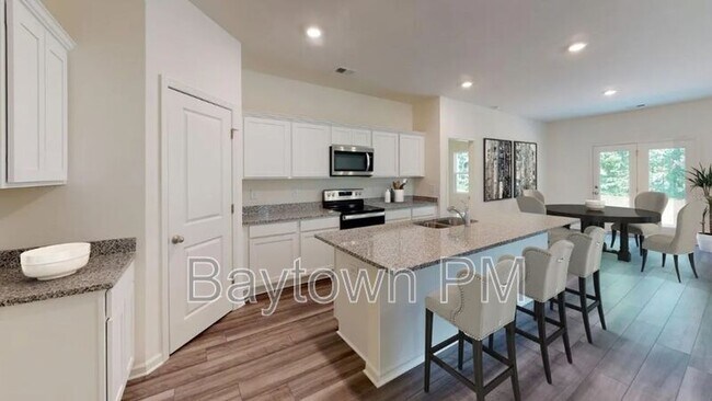 Building Photo - 1019 Kelly Fern Lp