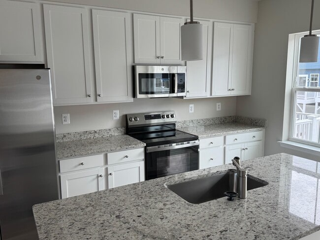 Building Photo - 350 Watercourse Dr