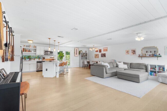 Foto del edificio - 1724 SW 4th St