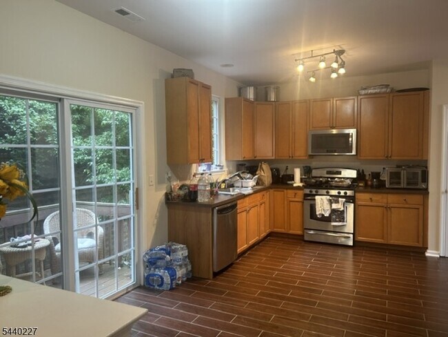 Foto del edificio - 310 Winding Hill Dr