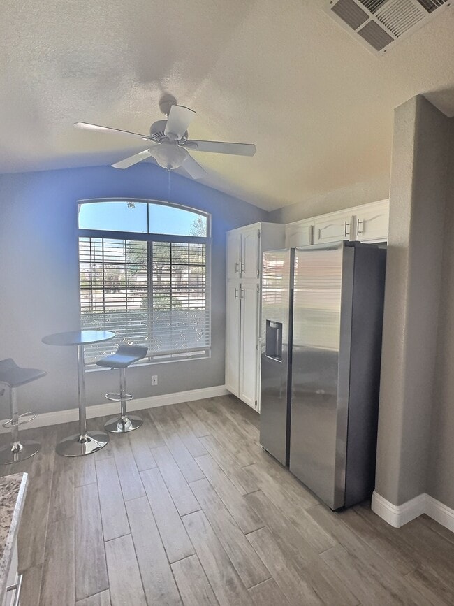 Foto del edificio - 8245 Ruby Mountain Way