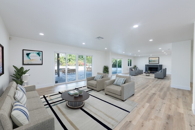 Virtually Staged - 6311 Mirror Lake Dr
