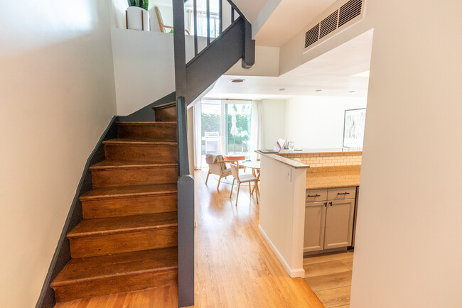 Building Photo - 4906 S Blackstone Ave