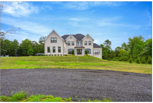Front view of house - 15514 Compton Rd
