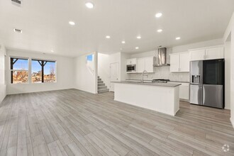 Building Photo - 4865 Oakley Dr