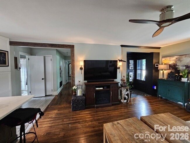 Building Photo - 4820 Gilmore Dr