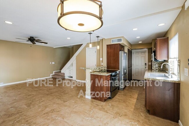 Building Photo - 4824 E Winston Dr