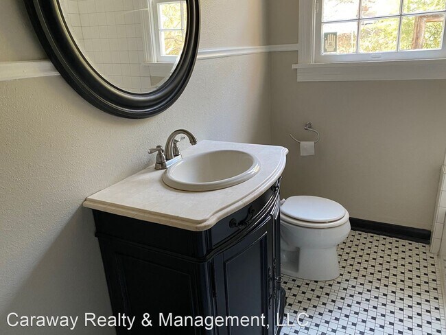 Building Photo - 2 br, 2 bath House - 3940 Baltimore