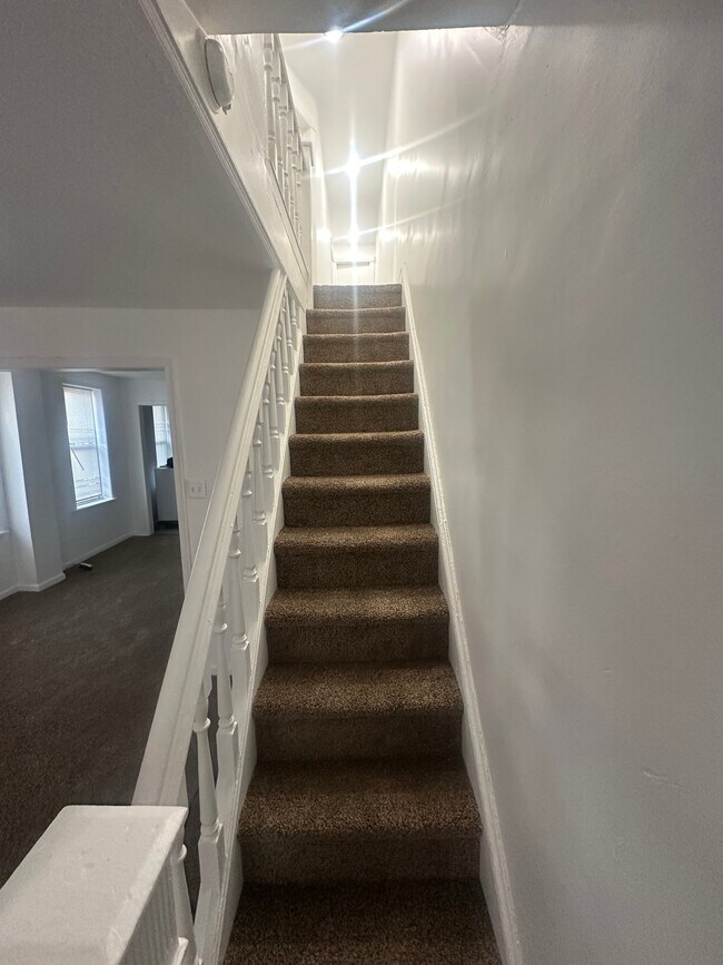 Foto del edificio - 2135 W Spencer Ave