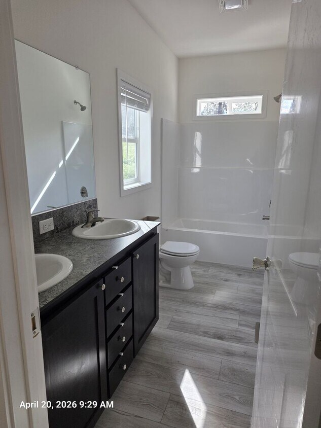 Foto del edificio - New 3 bedroom house w/office, pet friendly