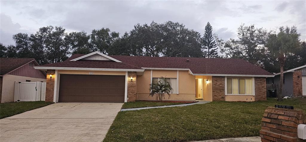 Foto principal - 1859 Lake Hill Cir