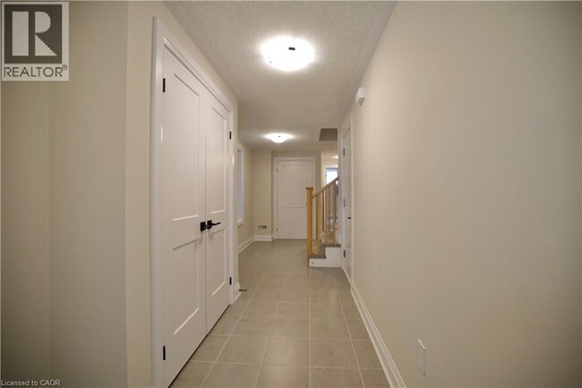 Building Photo - 559 Balsam Poplar St