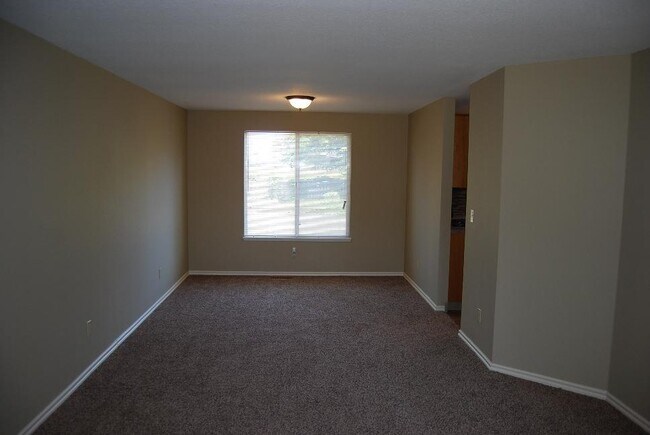 Building Photo - Wonderful Two Level Four Bedroom in Beautiful & Convenient East County