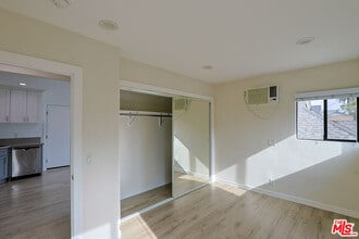 Building Photo - 1277 W 23rd St