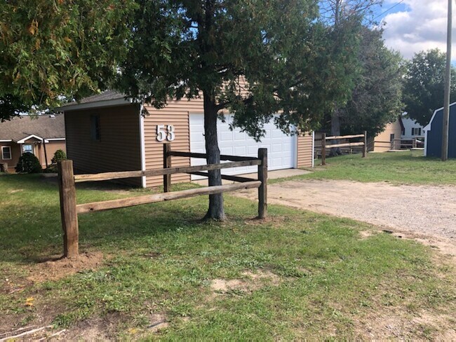 Foto del edificio - 53 Greer Dr