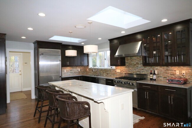 Foto del edificio - 950 Rock Rimmon Rd