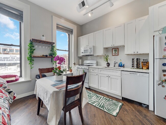 Foto del edificio - 1561 N Wells St