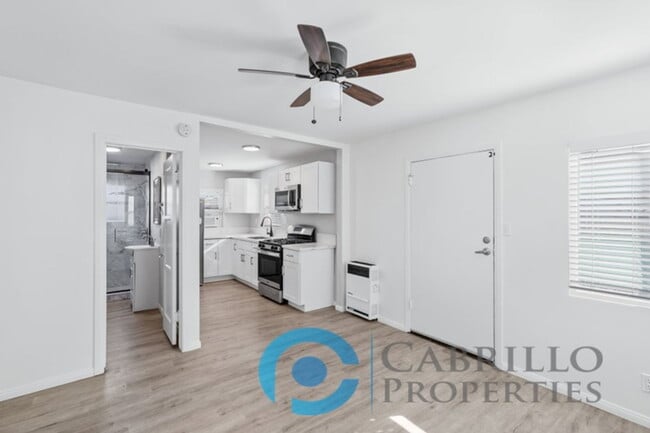 Building Photo - 4853 Mansfield St