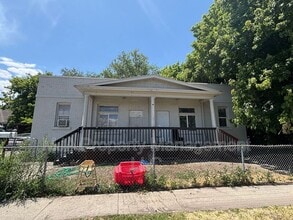 Building Photo - 266-268-268 S 900 W