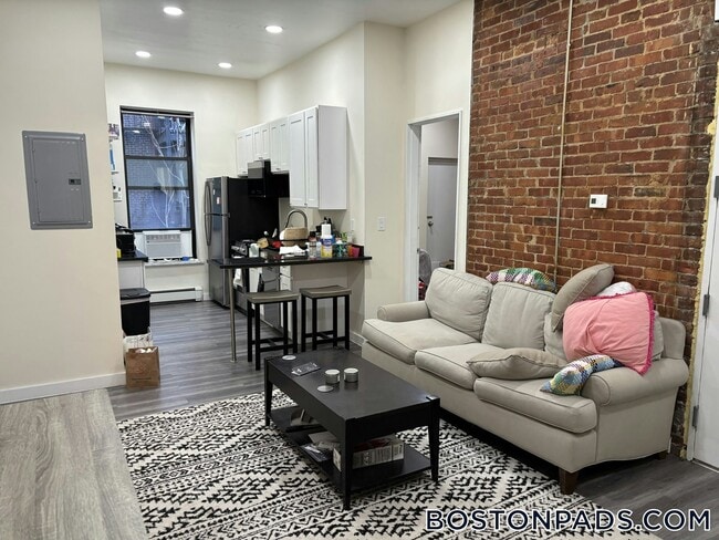 Building Photo - 21 Cortes St