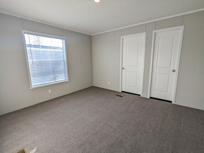 Building Photo - 584 Delaware