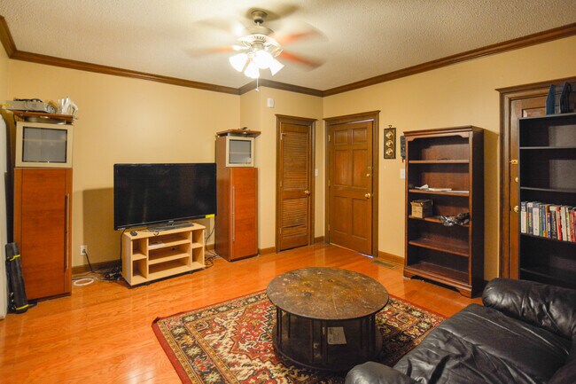 Building Photo - First Floor Apartment in Downtown Charleston
