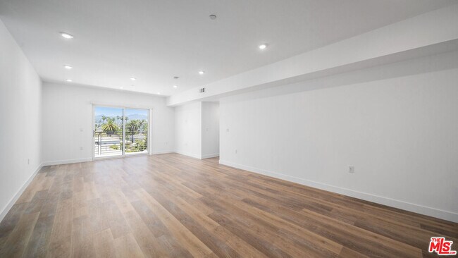 Foto del edificio - 5153 W Maplewood Ave