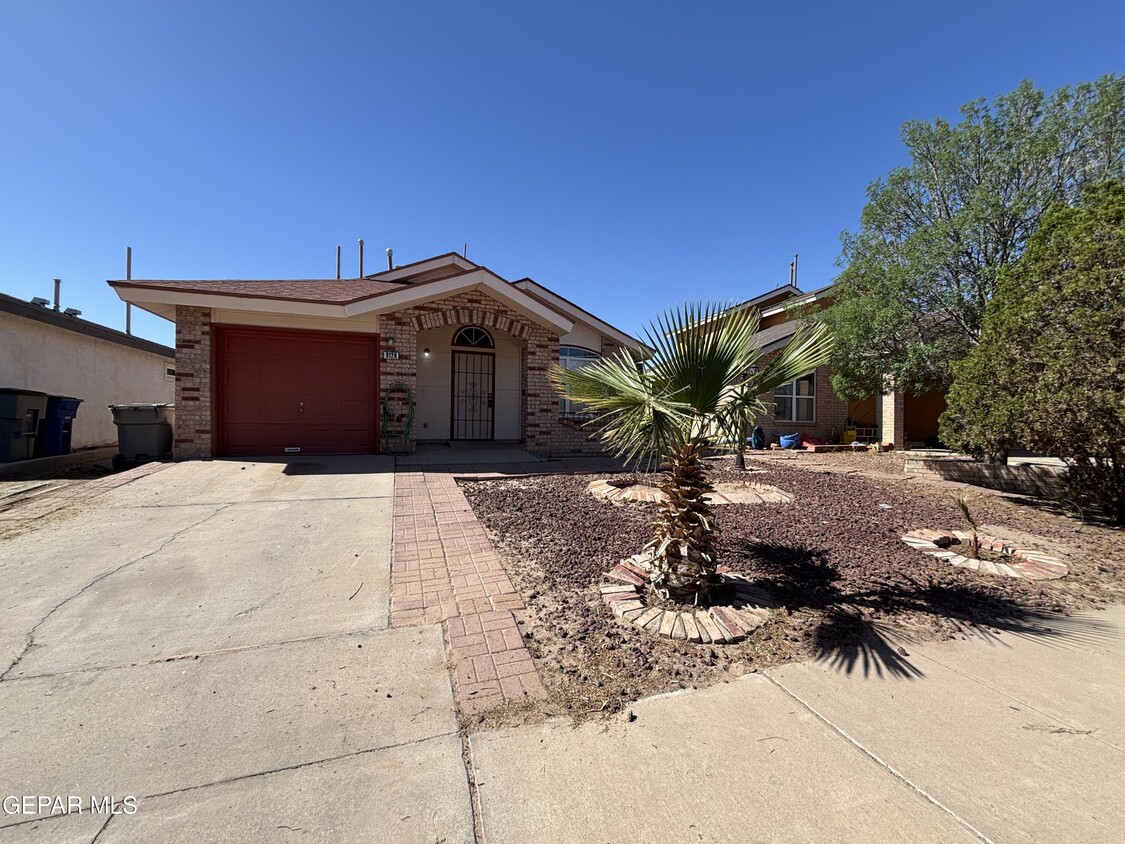 Foto principal - 9128 Lacebark Elm Dr