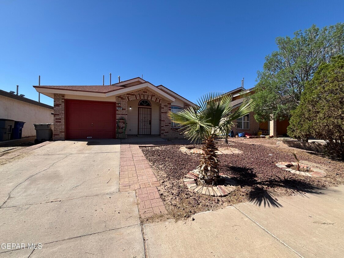 Primary Photo - 9128 Lacebark Elm Dr