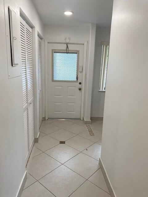 Foto del edificio - 153 W Laurel Dr