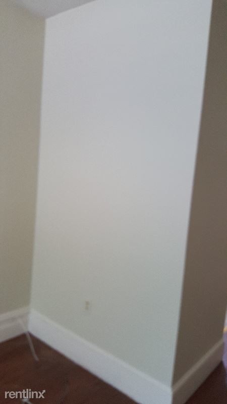 Building Photo - 222 Clymer St