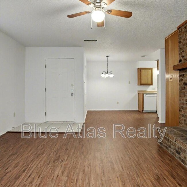 Foto del edificio - 7016 Lincoln Dr