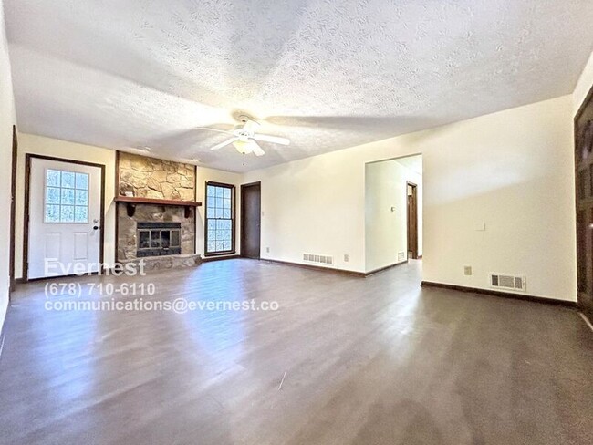 Foto del edificio - 316 Scarlett Ln