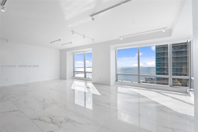 Foto del edificio - 1425 Brickell Ave