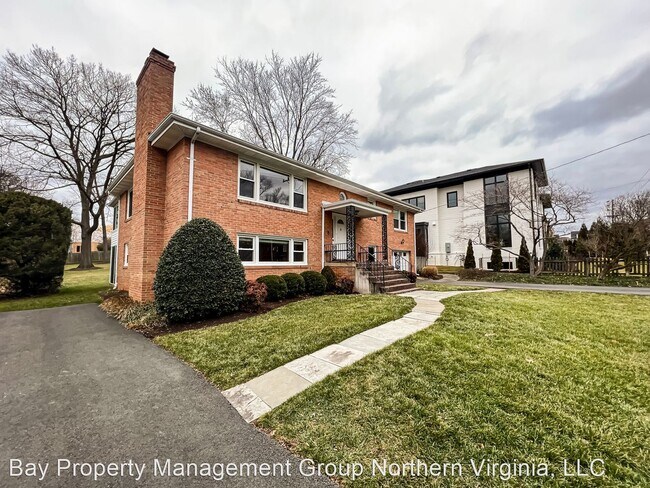 Foto del edificio - 4 br, 3 bath House - 6944 Park Ave