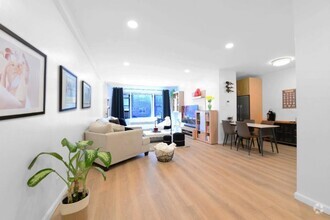 Building Photo - 3850 3850 Hudson Mnr Ter