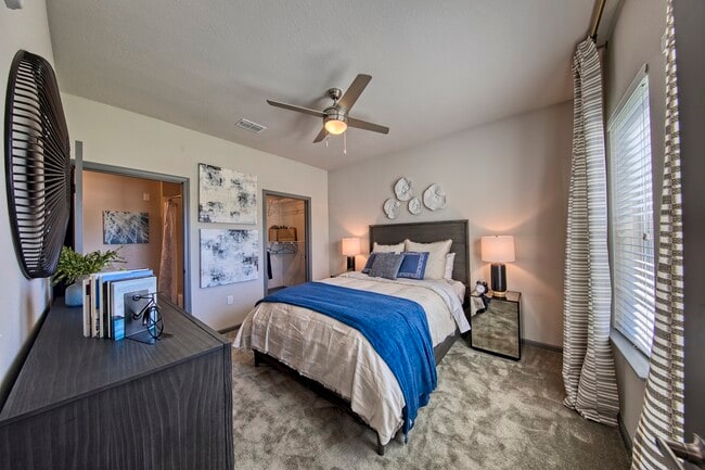 1 habitación, 1 baño - 805 pies cuadrados - A2 - Dormitorio - Venue Live Oak