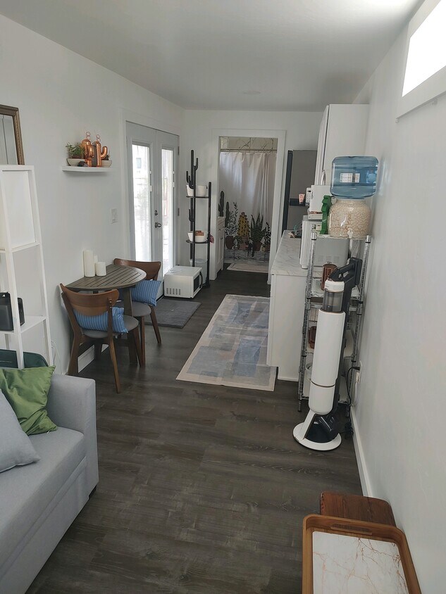 Foto principal - 3926 N Euclid Ave