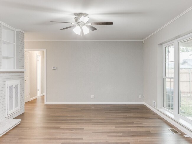 Foto del edificio - Beautifully Remodeled Home in Shawnee